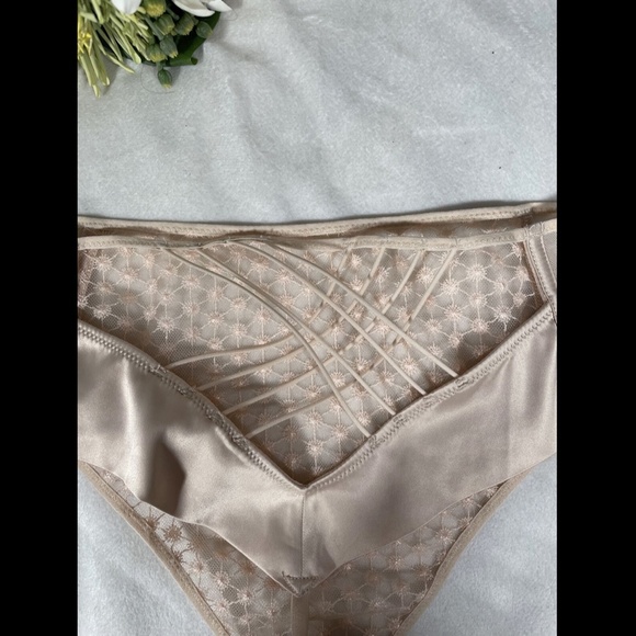 NWT $40 Victoria's Secret Luxe Valentine Starburst High Waist Thong [ XS ]‎ - Picture 8 of 12